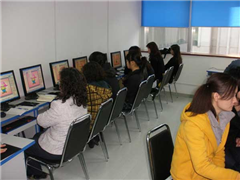 学员电脑上课